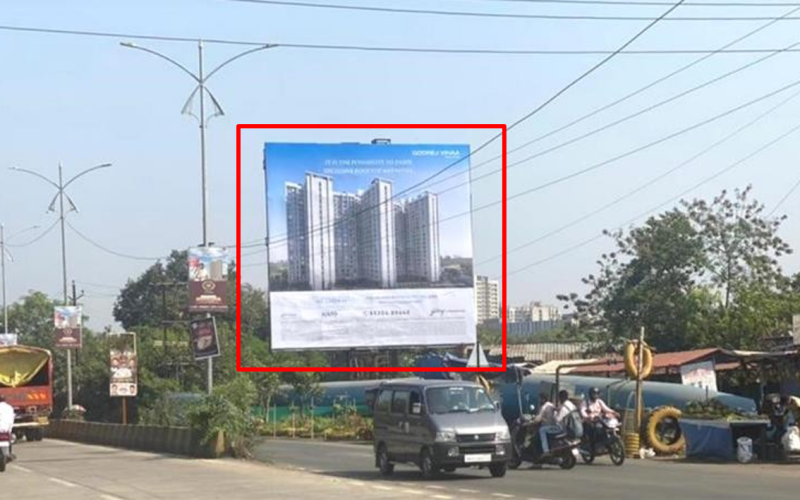 HOARDING : 40 X 40   BADLAPUR PIPELINE ROAD TRAFFIC FROM KATAI NAKA JUNCTION, BADLAPUR