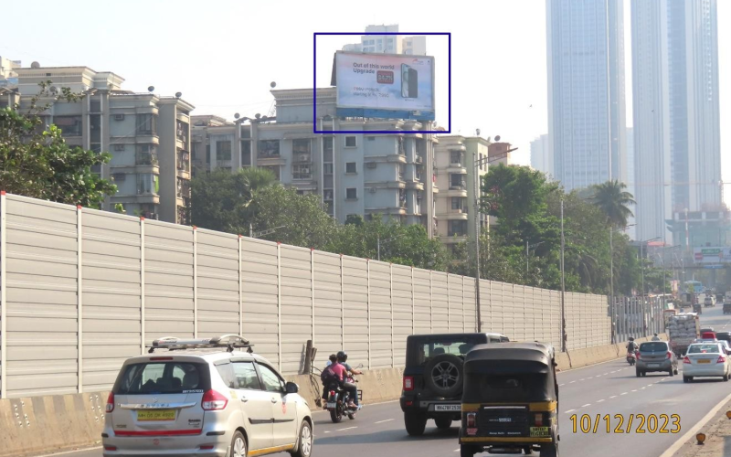 HOARDING : 40 X 20 ON WEH FLYOVER, NATIONAL PARK, BORIVALI