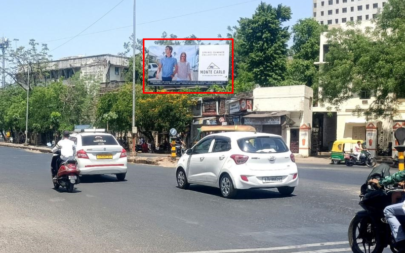 HOARDING : 30 X 15  ASHRAM ROAD ARJUN NIVAS NR V S HOSPITAL  FTF PALDI CIRCLE TO TOWN HALL, ASHRAM ROAD