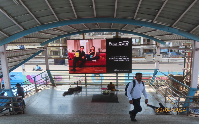 LED : 15 X 10 FACING STATION, ON FOOT OVER BRIDGE, DADAR