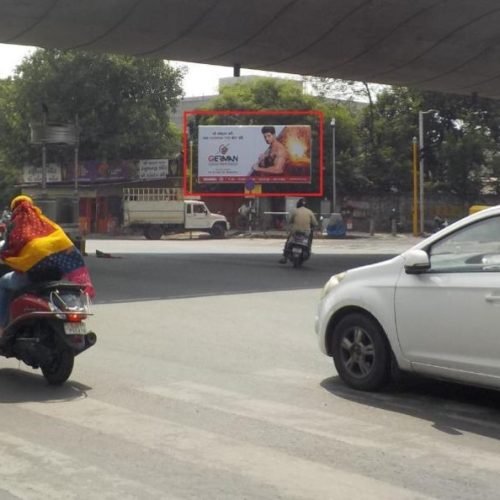 UNIPOLE : 20 X 10  IIM CROSS ROAD FTF HELMET CROSS ROAD TO KESHAVBAUG / SHIVRANJANI, IIM